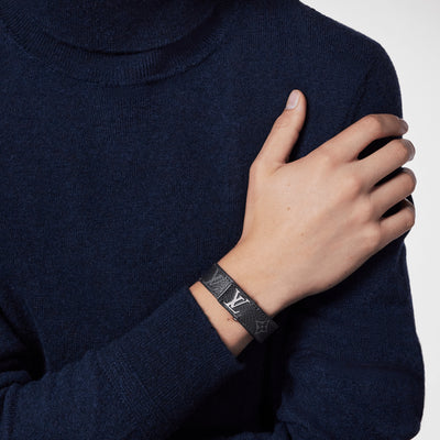 "LV" ARMBAND