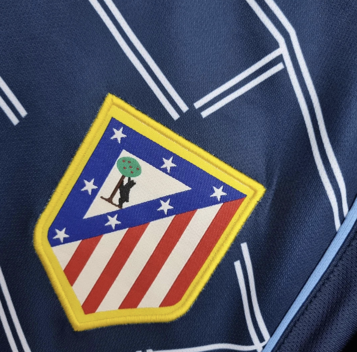 2004/2005  RETRO ATLETICO MADRID AWAY JERSEY