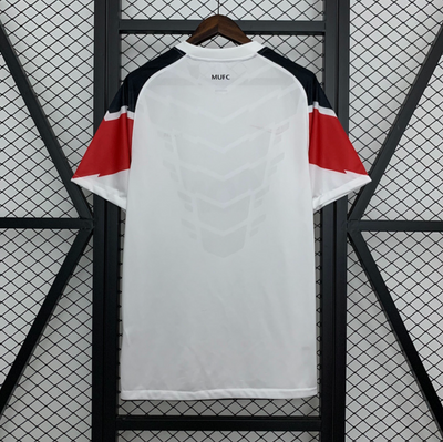 Retro 2010/11 M-U Away Jersey